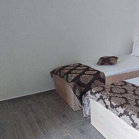 Ionela 3* كوستِنيست